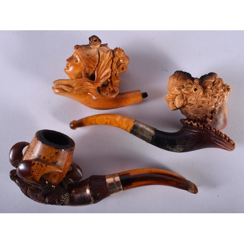 517A - A COLLECTION OF ANTIQUE MEERSCHAUM PIPES in various forms and sizes. Largest 16 cm wide. (qty)