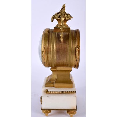 519C - A CHARMING EARLY 19TH CENTURY FRENCH ORMOLU AND WHITE MARBLE MANTEL CLOCK of small proportions. 17 c... 