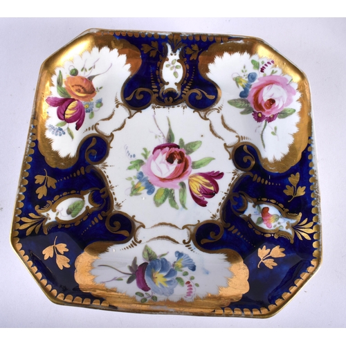 616 - A FINE EARLY 19TH CENTURY COALPORT PORCELAIN DINNER SERVICE comprising of twelve plates, two tureens... 