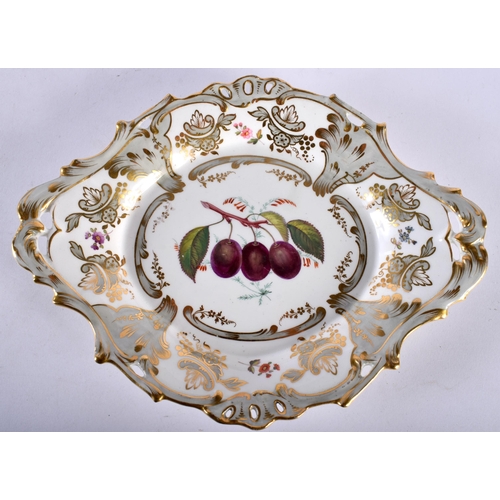 618 - A PAIR OF EARLY 19TH CENTURY COALPORT TWIN HANDLED FRUIT PAINTED DISHES Attributed to Birbeck, toget... 