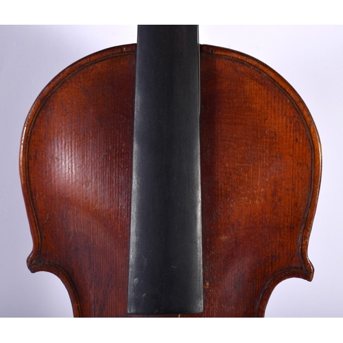 659 - A FINE SINGLE PIECE BACK VIOLIN with bow. Violin 57 cm cm long, length of back 35.5 cm. (2)