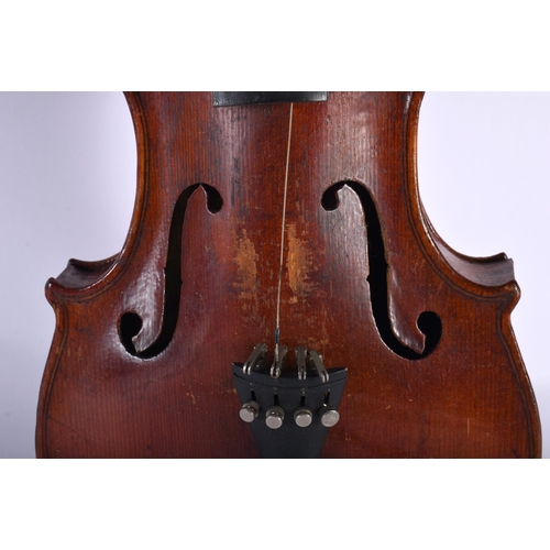 659 - A FINE SINGLE PIECE BACK VIOLIN with bow. Violin 57 cm cm long, length of back 35.5 cm. (2)