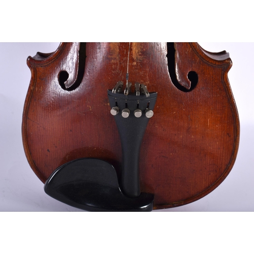 659 - A FINE SINGLE PIECE BACK VIOLIN with bow. Violin 57 cm cm long, length of back 35.5 cm. (2)