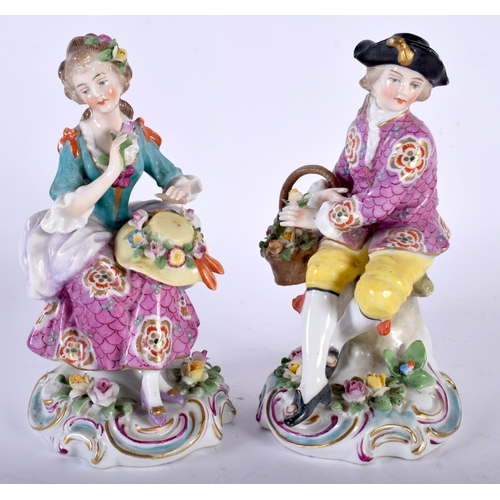 688 - A PAIR OF 19TH CENTURY FRENCH SAMSONS OF PARIS PORCELAIN FIGURES together with a C1800 teabowl and s... 