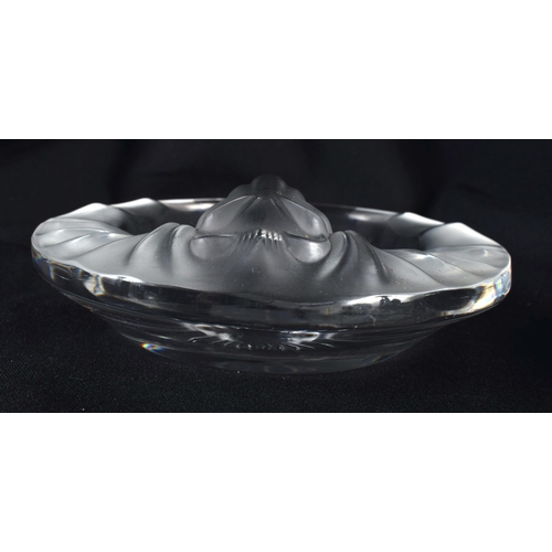 705 - A FRENCH LALIQUE GLASS LION DISH. 14 cm wide.