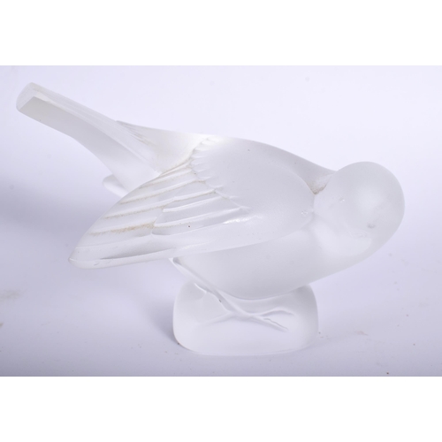 717 - A FRENCH LALIQUE GLASS BIRD.  8.5 cm x 8.5 cm.