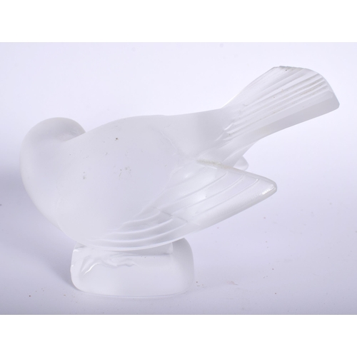 717 - A FRENCH LALIQUE GLASS BIRD.  8.5 cm x 8.5 cm.