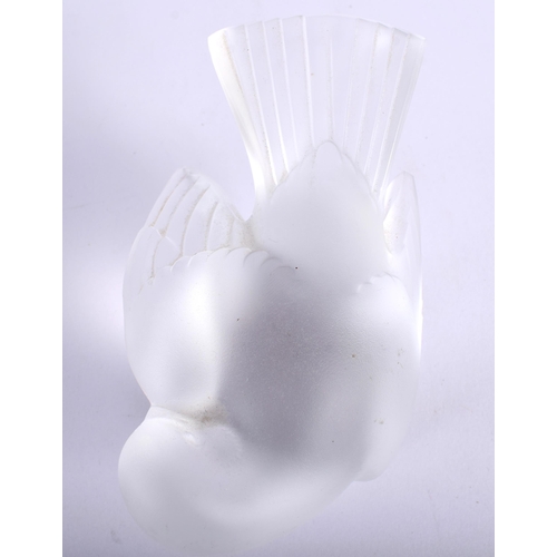 717 - A FRENCH LALIQUE GLASS BIRD.  8.5 cm x 8.5 cm.