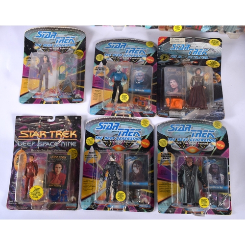 724 - A COLLECTION OF STAR TREK FIGURES. (qty)