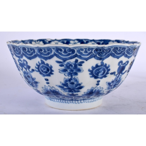 92 - A 17TH CENTURY CHINESE BLUE AND WHITE BARBED PORCELAIN BOWL Kangxi, bearing extremely rare 'manifest... 