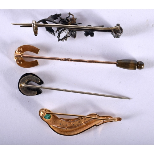 1237 - Two Vintage Bar Brooches and Two Horseshoe Stick Pins.  Largest 6cm x 1.6cm, total weight 16.9g (4)