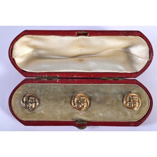 1239 - A Cased Set of Three Shirt Collar Studs.  1.1cm diameter, total weight 2.4g