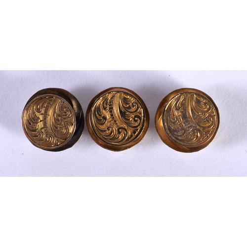 1239 - A Cased Set of Three Shirt Collar Studs.  1.1cm diameter, total weight 2.4g