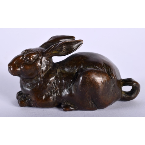 1453 - A Japanese Bronze model of a Rabbit.5cm x 2.6cm x 2.5cm, weight 120.7g