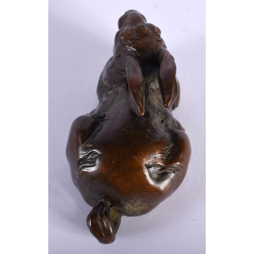 1453 - A Japanese Bronze model of a Rabbit.5cm x 2.6cm x 2.5cm, weight 120.7g