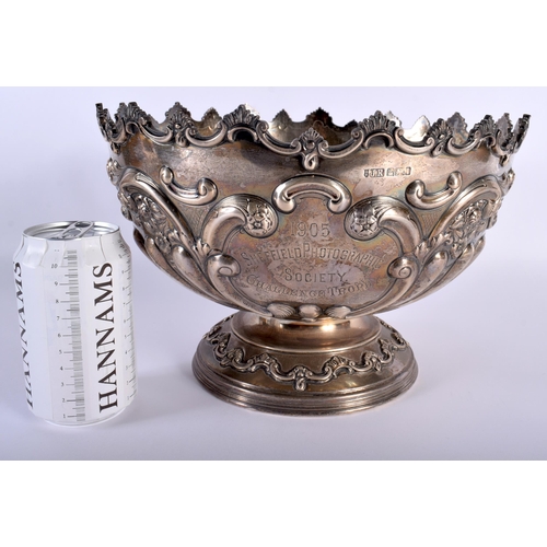 1456 - A LARGE EDWARDIAN SILVER BOWL. Sheffield 1903. 1252 grams. 28 cm x 19 cm.