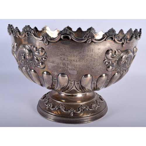 1456 - A LARGE EDWARDIAN SILVER BOWL. Sheffield 1903. 1252 grams. 28 cm x 19 cm.