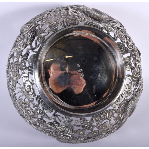 1460 - A 19TH CENTURY CHINESE EXPORT PIERCED SILVER BOWL by Wang Hing. Silver 433 grams. 18.5 cm diameter.