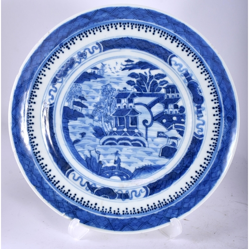 2009 - TWO 18TH CENTURY CHINESE EXPORT BLUE AND WHITE PLATES together with a crackle glazed plate. Largest ... 