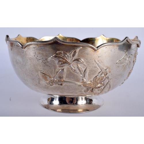 2534 - A LATE 19TH CENTURY CHINESE EXPORT SCALLOPED SILVER BOWL decorative with birds and foliage. 388 gram... 