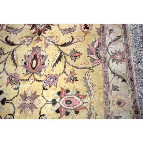 3027 - A Turkish Oushak design rug 274 x 169 cm