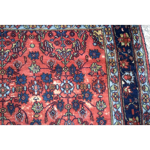 3029 - A Persian rug 194 x 165 cm.