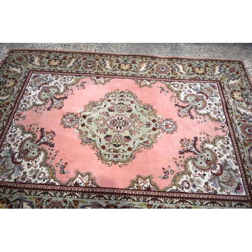 3031 - An Oriental rug 240 x 168 cm.