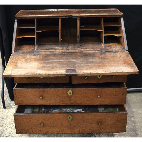 3056 - A GEORGE III OAK FALL FRONT BUREAU. 100 cm x 90 cm x 50 cm.