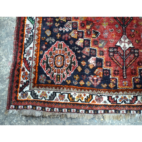 3170 - A Persian Qashqai rug 161 x 110