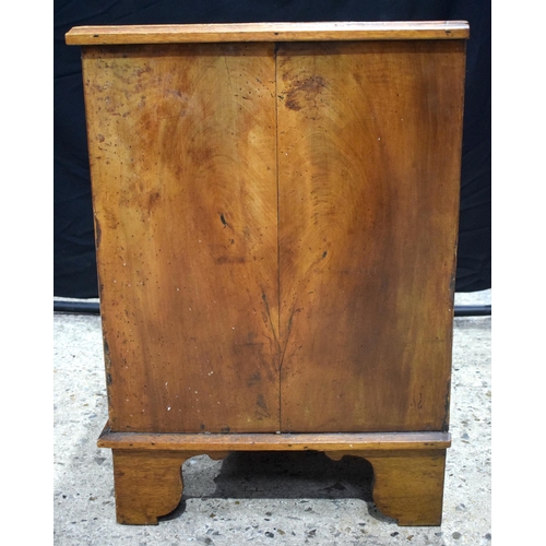 3545 - A George III mahogany and Burr 5 drawer chest 79 x 85 x 55 cm.