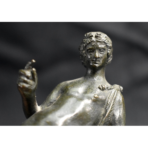 25 - A 19TH CENTURY ITALIAN GRAND TOUR BRONZE FIGURE OF NARCISSUS After the Antiquity. 13 cm high.