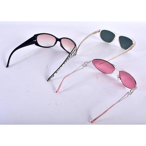 299 - Three Pairs of Designer Sunglasses (Prada, Gucci and Valentino) (3)