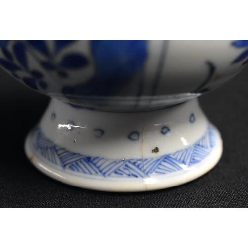 3 - A 17TH CENTURY CHINESE BLUE AND WHITE PORCELAIN ROSE WATER SPRINKLER Kangxi, painted with floral spr... 