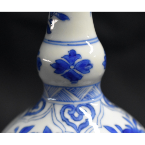 3 - A 17TH CENTURY CHINESE BLUE AND WHITE PORCELAIN ROSE WATER SPRINKLER Kangxi, painted with floral spr... 