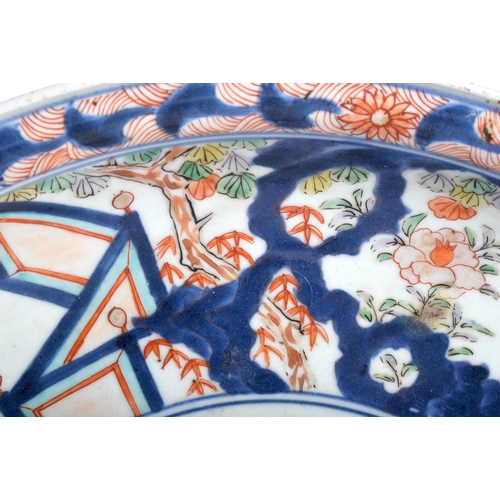 40E - A LARGE PAIR OF 17TH CENTURY JAPANESE GENROKU PERIOD IMARI BOWLS C1688-1703 decorated in vibrant ena... 