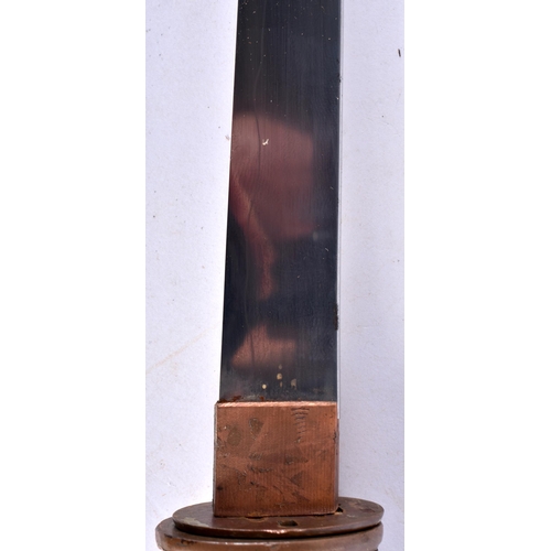 442 - A 19TH CENTURY JAPANESE MEIJI PERIOD BLACK LACQUERED SHORT SWORD DAGGER. 36 cm long.  Buyers Note – ... 