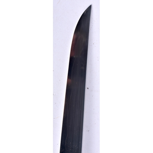 442 - A 19TH CENTURY JAPANESE MEIJI PERIOD BLACK LACQUERED SHORT SWORD DAGGER. 36 cm long.  Buyers Note – ... 