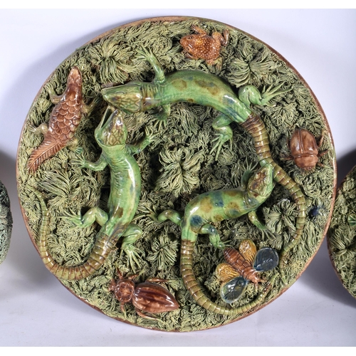 458 - A LOVELY SET OF THREE 19TH CENTURY PORTUGUESE MAJOLICA POTTERY DISHES Mafra & Jose Cunha. Largest 30... 