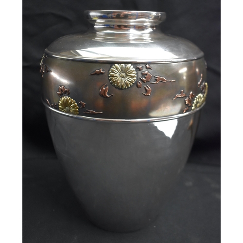 51 - A VERY LARGE LATE 19TH CENTURY JAPANESE MEIJI PERIOD SILVER VASE with a mixed metal banding of folia... 