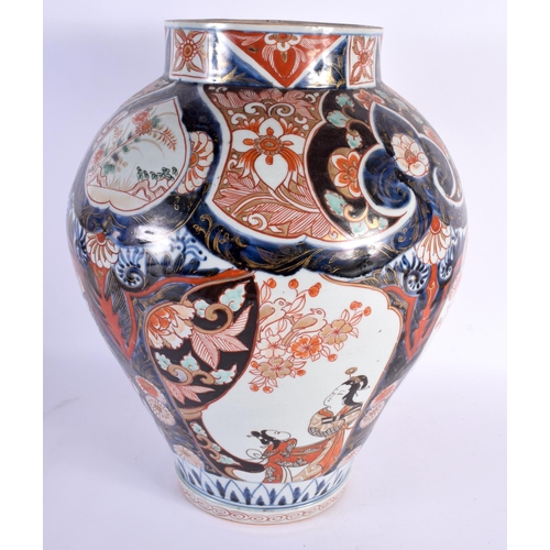 583 - A LARGE 17TH CENTURY JAPANESE GENROKU PERIOD IMARI VASE C1690 painted with geisha and birds, under l... 