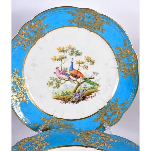 592 - A FINE AND EXTENSIVE 18TH CENTURY SEVRES PORCELAIN DINNER SERVICE painted with exotic birds within l... 