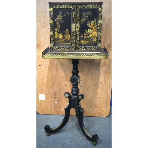 663 - AN EARLY 19TH CENTURY ENGLISH BLACK LACQUER TABLE CABINET ON STAND embellished with Chinoiserie scen... 