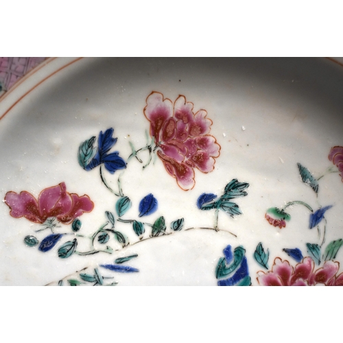 69 - A LARGE EARLY 18TH CENTURY CHINESE FAMILLE ROSE PORCELAIN DISH Yongzheng/Qianlong. 32 cm diameter.