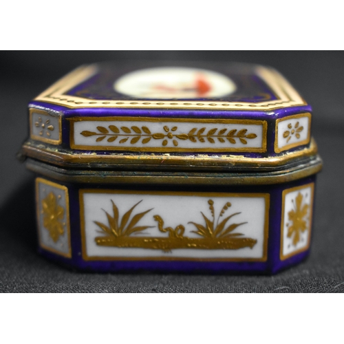 7 - AN 18TH/19TH CENTURY AUSTRIAN VIENNA PORCELAIN BOX painted and jewelled in gilt with classical figur... 