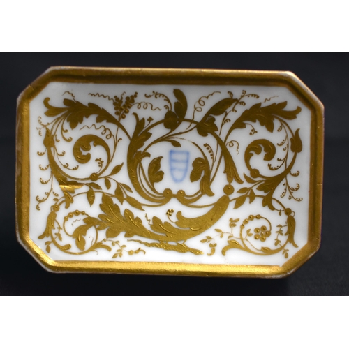 7 - AN 18TH/19TH CENTURY AUSTRIAN VIENNA PORCELAIN BOX painted and jewelled in gilt with classical figur... 