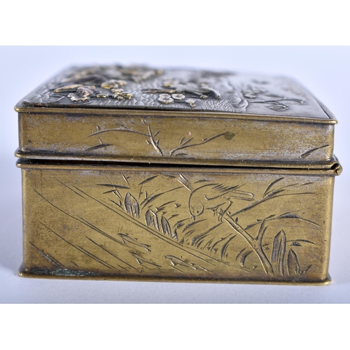 88 - A SMALL 19TH CENTURY JAPANESE MEIJI PERIOD SILVER AND GOLD ONLAID BRONZE BOX depicting birds in vari... 