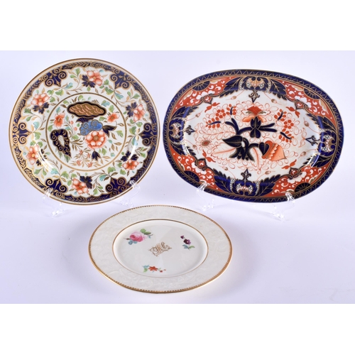 10 - AN EARLY 19TH CENTURY CHAMBERLAINS WORCESTER IMARI OVAL DISH together with a similar Chamberlains pl... 