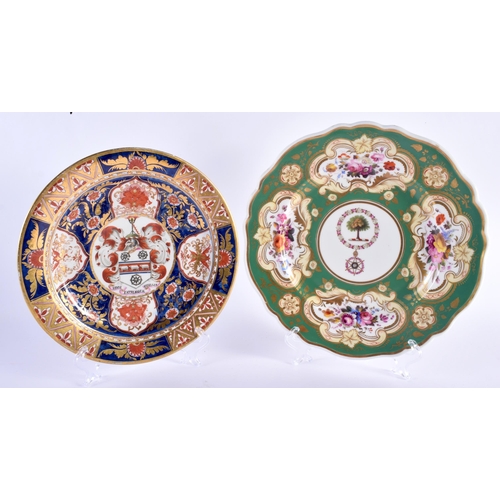 15 - AN EARLY 19TH CENTURY CHAMBERLAINS WORCESTER ARMORIAL PLATE from the Tim Olney Collection, together ... 