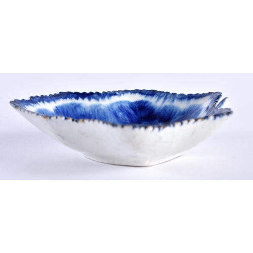 157 - Mid-18th century Bow leaf shaped pickle dish painted in blue with grapevine. 11cm wide