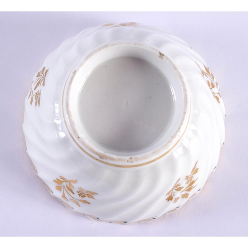 21 - A RARE 18TH CENTURY WORCESTER FLUTED TEABOWL AND SAUCER painted with an internal view of two doves, ... 